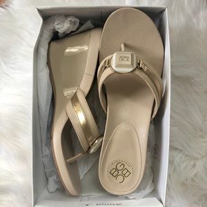 ✨NWT✨ BCBGENERATION Platform Sandals